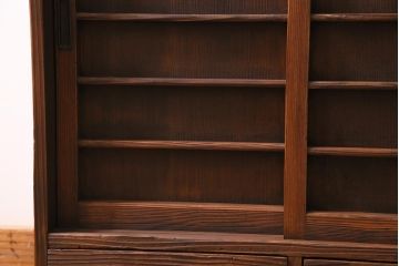 アンティーク家具　和製アンティーク　昭和初期　ヒノキ材　引き出し付き　レトロな雰囲気溢れる下駄箱(収納棚、戸棚)(R-044553)