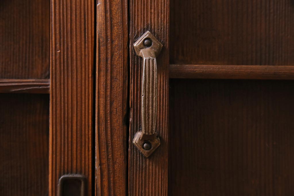 アンティーク家具　和製アンティーク　昭和初期　ヒノキ材　引き出し付き　レトロな雰囲気溢れる下駄箱(収納棚、戸棚)(R-044553)