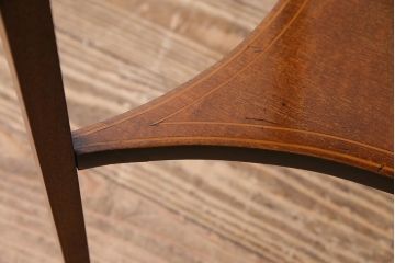 アンティーク家具　イギリスアンティーク　象嵌　マホガニー材　エドワーディアン　象嵌細工が施されたオケージョナルテーブル(サイドテーブル、花台、オーバルテーブル、カフェテーブル)(R-044554)