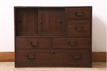 アンティーク家具　和製アンティーク　昭和初期　桐材　味わい深い和の雰囲気漂う小箪笥(小物収納、引き出し、戸棚、収納棚、桐箪笥、桐たんす)(R-044555)