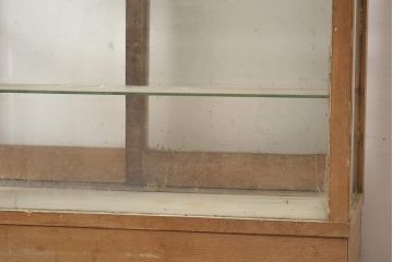 アンティーク家具　昭和中期　ナラ材　引き出し付きのレトロなガラスケース(ショーケース、陳列棚)(R-044556)