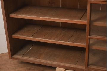 アンティーク家具　大正昭和初期　古い木の味わいが魅力的なガラス戸棚(収納棚、食器棚、本箱、キャビネット)(R-044560)