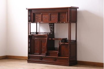 ビンテージ家具　和製ビンテージ　唐木　カリン材　赤みを帯びた木肌が美しい飾り棚(茶棚、陳列棚、花梨材)(R-044563)