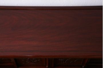ビンテージ家具　和製ビンテージ　唐木　カリン材　赤みを帯びた木肌が美しい飾り棚(茶棚、陳列棚、花梨材)(R-044563)