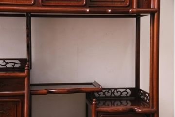 ビンテージ家具　和製ビンテージ　唐木　カリン材　赤みを帯びた木肌が美しい飾り棚(茶棚、陳列棚、花梨材)(R-044563)