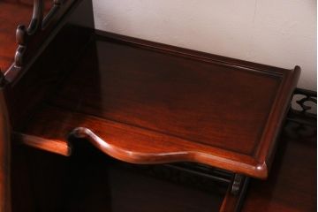 ビンテージ家具　和製ビンテージ　唐木　カリン材　赤みを帯びた木肌が美しい飾り棚(茶棚、陳列棚、花梨材)(R-044563)