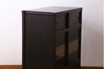 アンティーク家具　和製アンティーク　昭和初期　前面ケヤキ材　格子がアクセントになったリメイク水屋箪笥キャビネット(戸棚、収納棚)(R-044566)