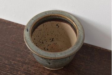 古い丸型植木鉢(中国海鼠白交趾釉?)(R-044573)