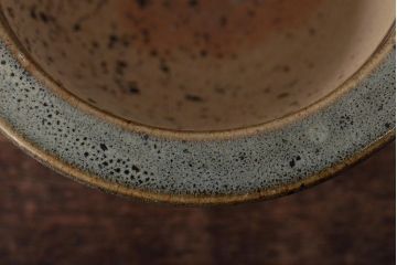 古い丸型植木鉢(中国海鼠白交趾釉?)(R-044573)