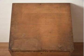 レトロ家具　前面ナラ材　昭和レトロ　素朴で温かみのある木肌が魅力のチェスト(引き出し、衣装タンス、サイドチェスト)(R-044582)