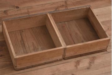 アンティーク家具　和製　大正ロマン　透かし彫りの意匠がおしゃれな栓材製の戸棚(ガラス戸棚、食器棚、飾り棚、キャビネット)(R-044586)