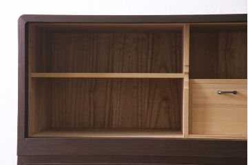 中古　国産　総桐材　引き戸付き　凛とした和の雰囲気漂う重ね箪笥(衣装箪笥、桐箪笥、和タンス)(R-044588)