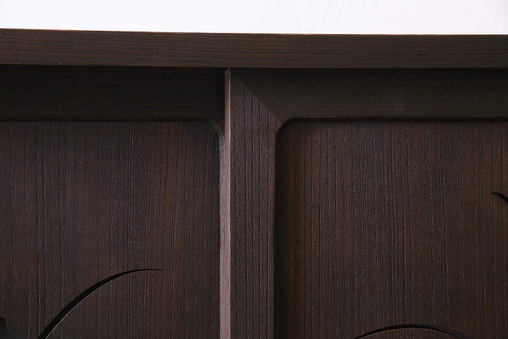 中古　国産　総桐材　引き戸付き　凛とした和の雰囲気漂う重ね箪笥(衣装箪笥、桐箪笥、和タンス)(R-044588)