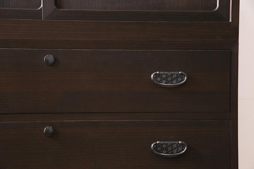 中古　国産　総桐材　引き戸付き　凛とした和の雰囲気漂う重ね箪笥(衣装箪笥、桐箪笥、和タンス)(R-044588)