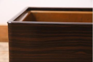 アンティーク雑貨　昭和初期　指物家具　縞黒檀(シマコクタン)材　縞目の美しい高級角火鉢(木製火鉢、箱火鉢)(R-044591)