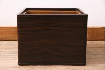 アンティーク雑貨　昭和初期　指物家具　縞黒檀(シマコクタン)材　縞目の美しい高級角火鉢(木製火鉢、箱火鉢)(R-044591)