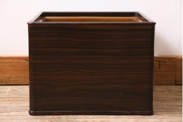 アンティーク雑貨　昭和初期　指物家具　縞黒檀(シマコクタン)材　縞目の美しい高級角火鉢(木製火鉢、箱火鉢)(R-044592)