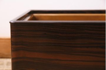 アンティーク雑貨　昭和初期　指物家具　縞黒檀(シマコクタン)材　縞目の美しい高級角火鉢(木製火鉢、箱火鉢)(R-044592)