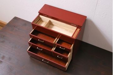 アンティーク家具　和製アンティーク　昭和初期　朱塗り　朱色が独特の存在感漂う裁縫箱(ソーイングボックス、小引き出し、小物収納)(R-044594)