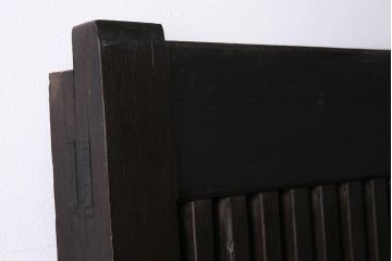 アンティーク建具　明治期　本体ヒノキ材・板部ケヤキ材　クリアガラス入り　落ち着いた和の雰囲気を演出する蔵戸(引き戸、玄関戸)(R-044599)