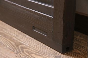アンティーク建具　明治期　本体ヒノキ材・板部ケヤキ材　クリアガラス入り　落ち着いた和の雰囲気を演出する蔵戸(引き戸、玄関戸)(R-044599)