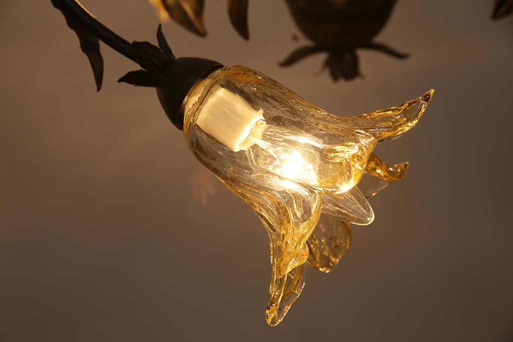 中古　アンティーク調　鉄製　ボタニカルモチーフがお洒落な5灯シャンデリア(天井照明、吊り下げ照明)(R-044600)