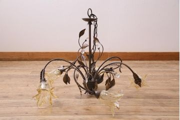 中古　アンティーク調　鉄製　ボタニカルモチーフがお洒落な5灯シャンデリア(天井照明、吊り下げ照明)(R-044600)