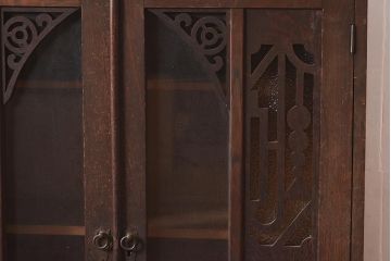 アンティーク家具　和製　大正ロマン　栓材　ダイヤガラス　透かし彫りの意匠がおしゃれな本箱(ブックケース、収納棚、飾り棚、キャビネット)(R-044601)