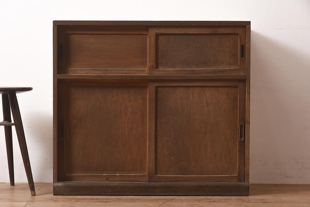 アンティーク家具　和製　昭和初期　素朴な風合いが魅力の古い木製戸棚(収納棚、キャビネット)(R-044603)