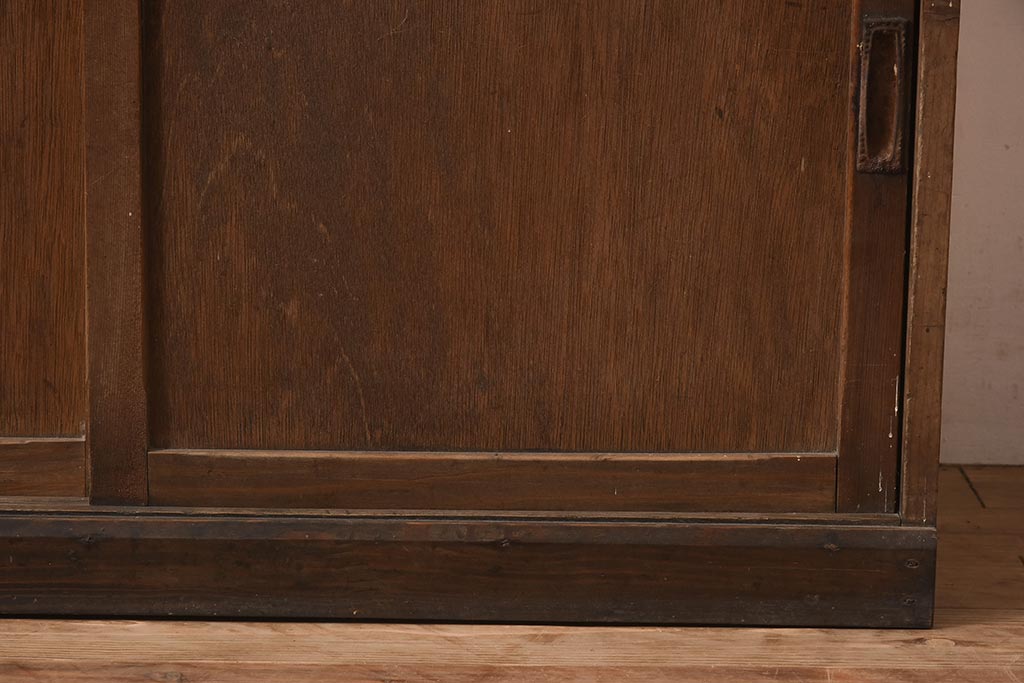 アンティーク家具　和製　昭和初期　素朴な風合いが魅力の古い木製戸棚(収納棚、キャビネット)(R-044603)