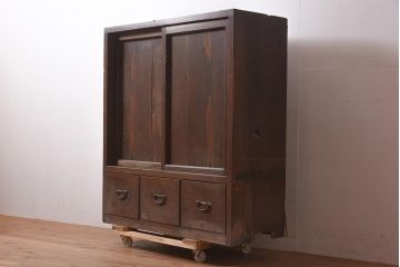 アンティーク建具　和製　明治大正期　古い質感が味わい深い木製戸棚(収納棚、キャビネット)(R-044604)