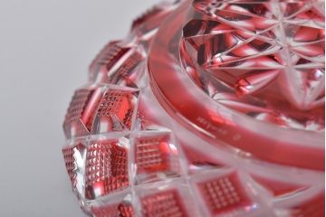 尚古集成館監修　薩摩ガラス工芸作　色被せガラス　切子段付中皿(島津薩摩切子、ガラス皿)(R-044610)