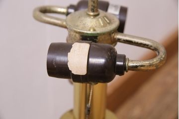 ビンテージ　DREXEL HERITAGE(ドレクセルヘリテイジ)　真鍮　高級感漂うテーブルランプ(スタンドライト、ナイトランプ、卓上照明)(R-044616)
