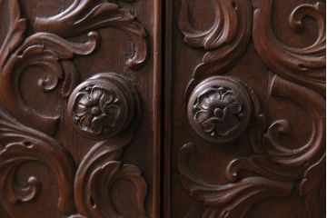 アンティーク家具　昭和初期　珍品　前板桐材・天板側板ナラ材　モダンデザインが素敵な収納棚(戸棚)(R-044617)