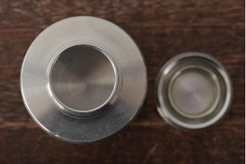 さつま岩切作　乾茂號造　錫製茶壷2点セット(薩摩錫器、茶入、茶道具)(R-044634)