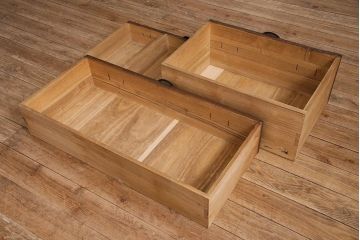 アンティーク家具　大正期　古箪笥リメイク　総桐材　丸金具がアクセントの脚付きリビングボード(テレビ台、テレビボード)(R-044638)