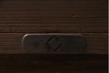 アンティーク家具　大正期　古箪笥リメイク　総桐材　丸金具がアクセントの脚付きリビングボード(テレビ台、テレビボード)(R-044639)