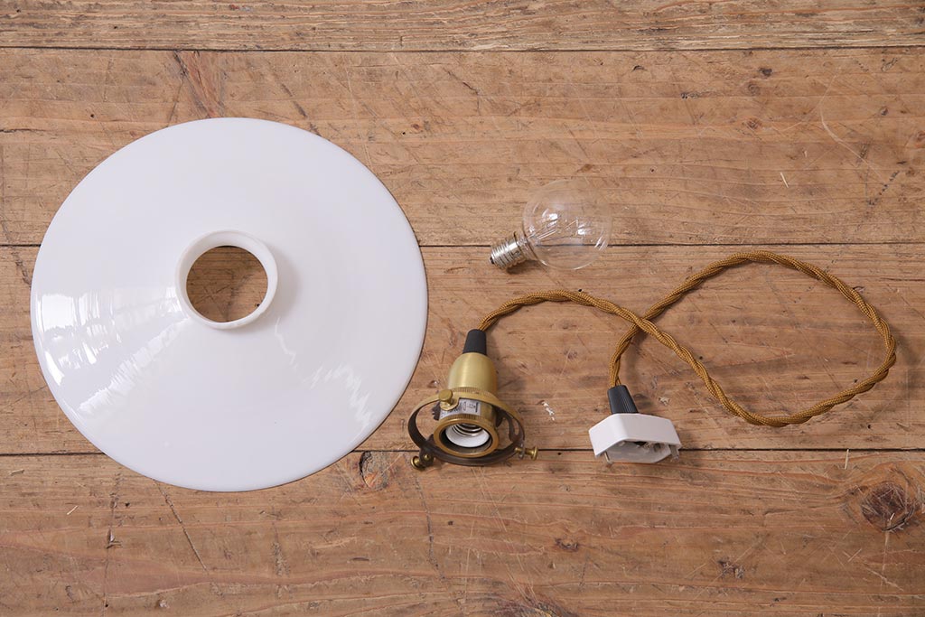 アンティーク照明　戦前　レトロな平笠シェードのペンダントライト(天井照明、吊り下げ照明、電笠)(R-044640)