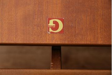 ヴィンテージ家具　北欧ビンテージ　G-PLAN(ジープラン)　ウォールナット材　ラウンド型　すっきりとしたデザインのエクステンションテーブル(ダイニングテーブル)(R-044648)