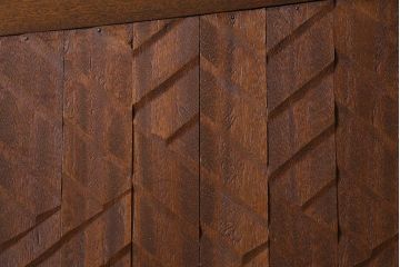 ヴィンテージ建具　両開き　ジグザグ模様の彫りがアクセントのペアドア(親子ドア、木製ドア、扉、ビンテージ)(R-044649)