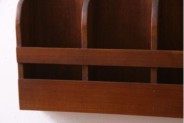 アンティーク雑貨　レトロな木味が魅力のレターラック(壁掛け収納、状差し)(R-044657)