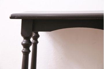 ビンテージ家具　和製ビンテージ　ナラ材　シックな雰囲気が魅力のサイドテーブル(飾り台、花台)(R-044663)