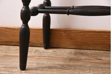 ビンテージ家具　和製ビンテージ　ナラ材　シックな雰囲気が魅力のサイドテーブル(飾り台、花台)(R-044663)
