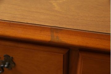 中古　横浜ダニエル(daniel)　アーリーアメリカン　A-104横長整理タンス　エレガントな佇まいが魅力のチェスト(定価約50万円)(引き出し、サイドボード)(R-044666)