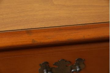 中古　横浜ダニエル(daniel)　アーリーアメリカン　A-104横長整理タンス　エレガントな佇まいが魅力のチェスト(定価約50万円)(引き出し、サイドボード)(R-044666)