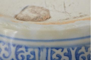 アンティーク雑貨　鶴・花・風景の図　瀬戸火鉢(鉢カバー、傘立て)(R-044669)