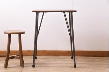 アンティーク家具　古材リメイク　欅(ケヤキ)材一枚板　鉄脚テーブル(サイドテーブル、カフェテーブル)(R-044681)