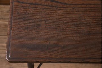 アンティーク家具　古材リメイク　欅(ケヤキ)材一枚板　鉄脚テーブル(サイドテーブル、カフェテーブル)(R-044681)