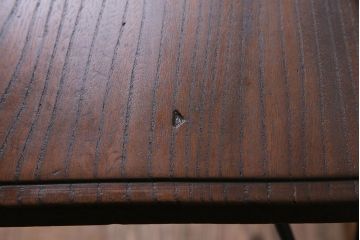 アンティーク家具　古材リメイク　欅(ケヤキ)材一枚板　鉄脚テーブル(サイドテーブル、カフェテーブル)(R-044681)