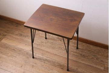 アンティーク家具　古材リメイク　欅(ケヤキ)材一枚板　鉄脚テーブル(サイドテーブル、カフェテーブル)(R-044682)